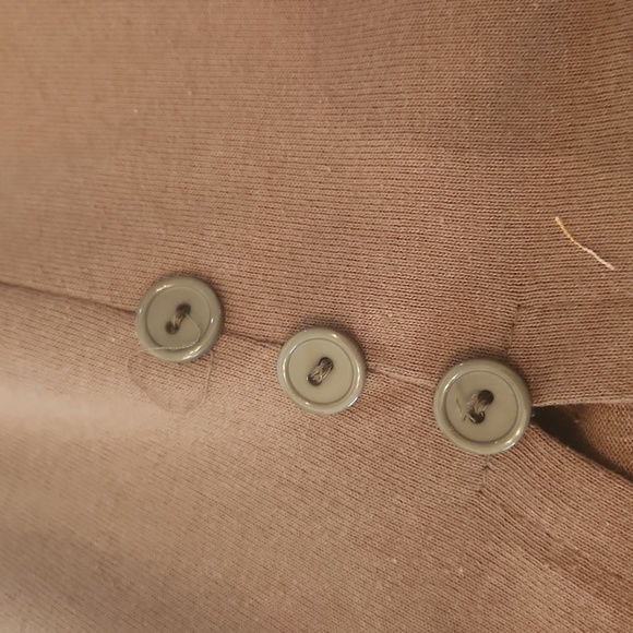 Sun Streak Woman's Olive Beach Coverup - Picture 4 of 5